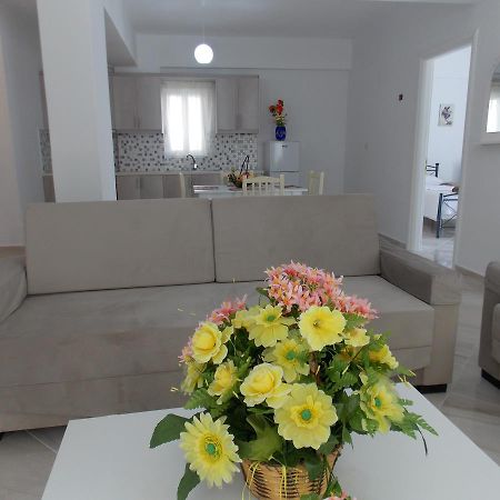 סרנדה Zeta'S Apartments מראה חיצוני תמונה
