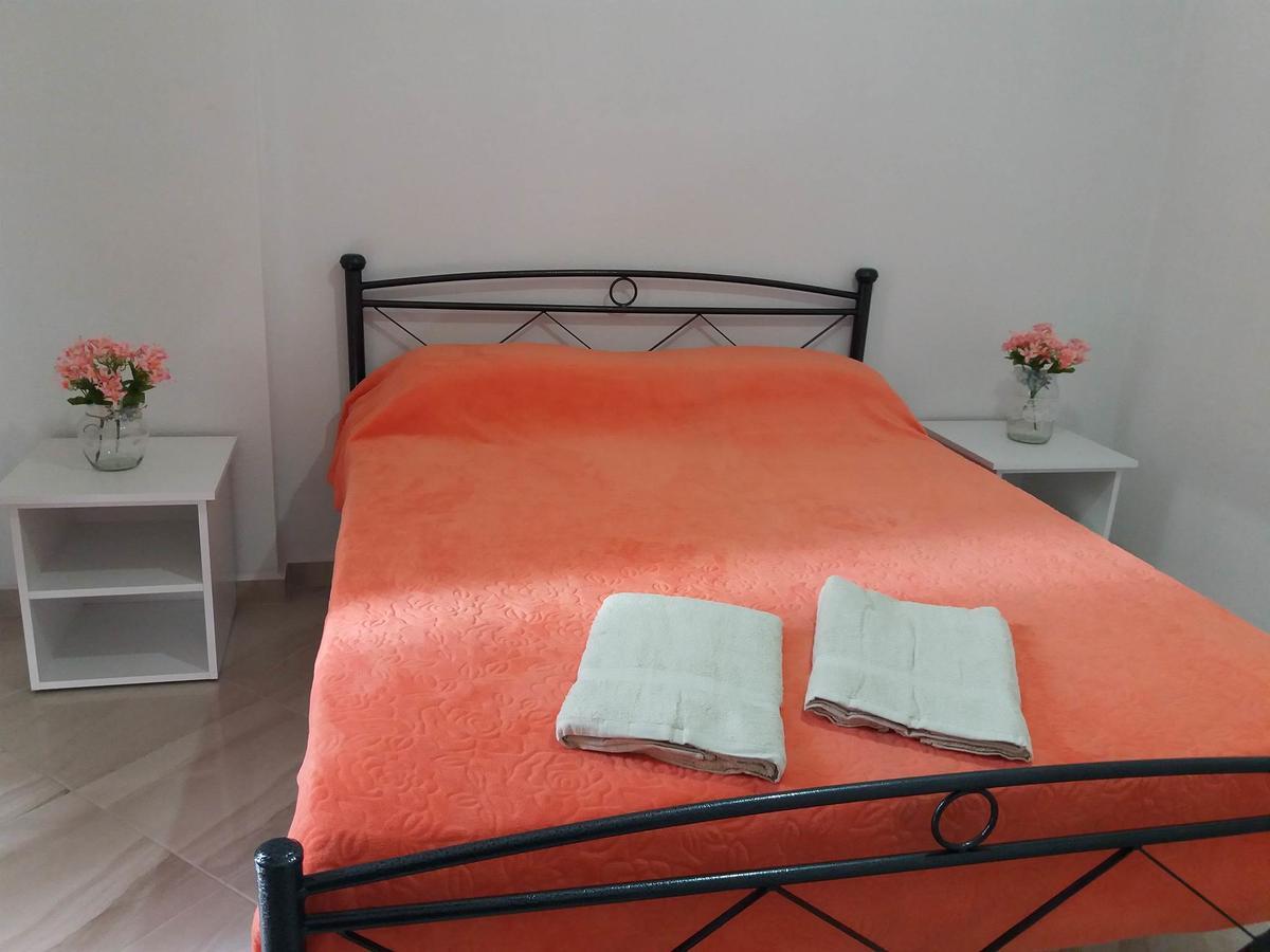 סרנדה Zeta'S Apartments מראה חיצוני תמונה