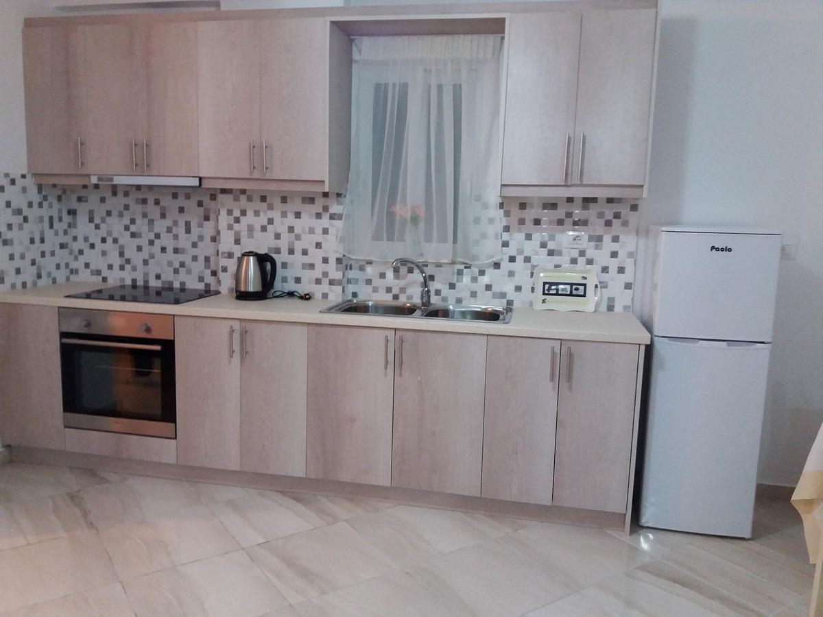 סרנדה Zeta'S Apartments מראה חיצוני תמונה