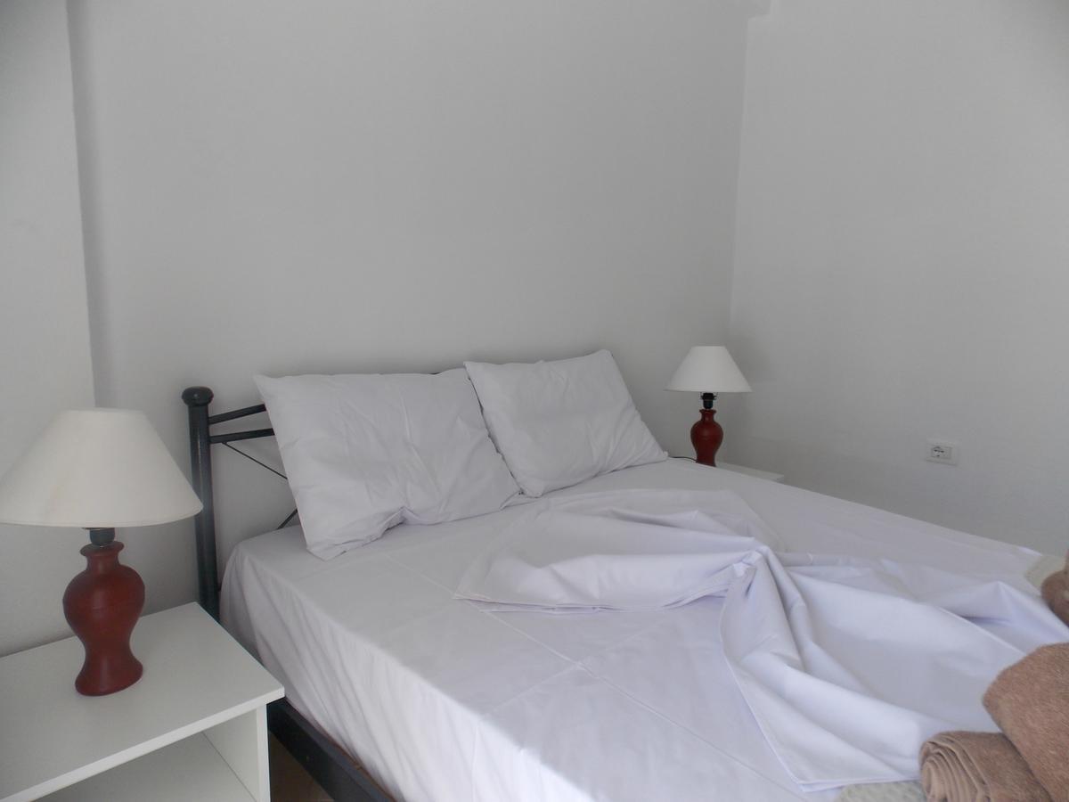 סרנדה Zeta'S Apartments מראה חיצוני תמונה