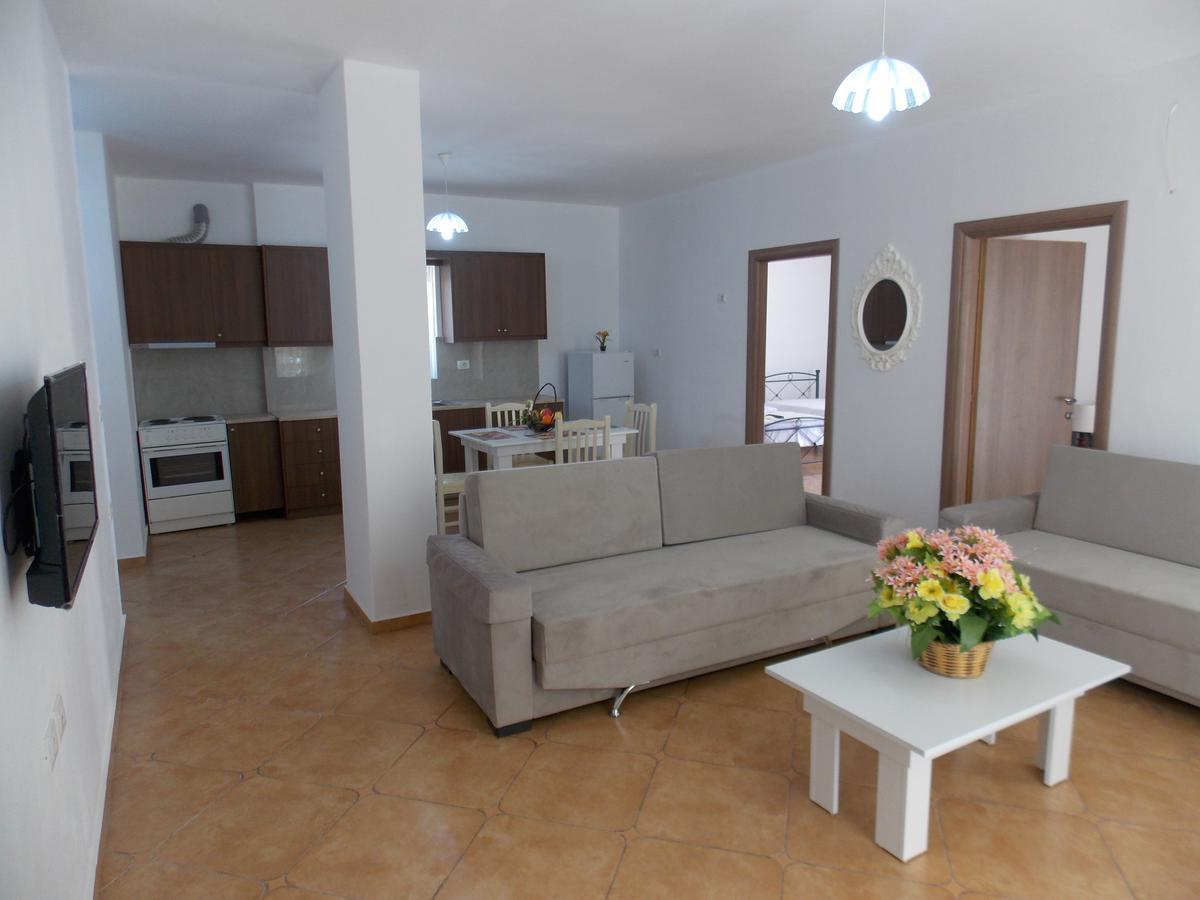 סרנדה Zeta'S Apartments מראה חיצוני תמונה