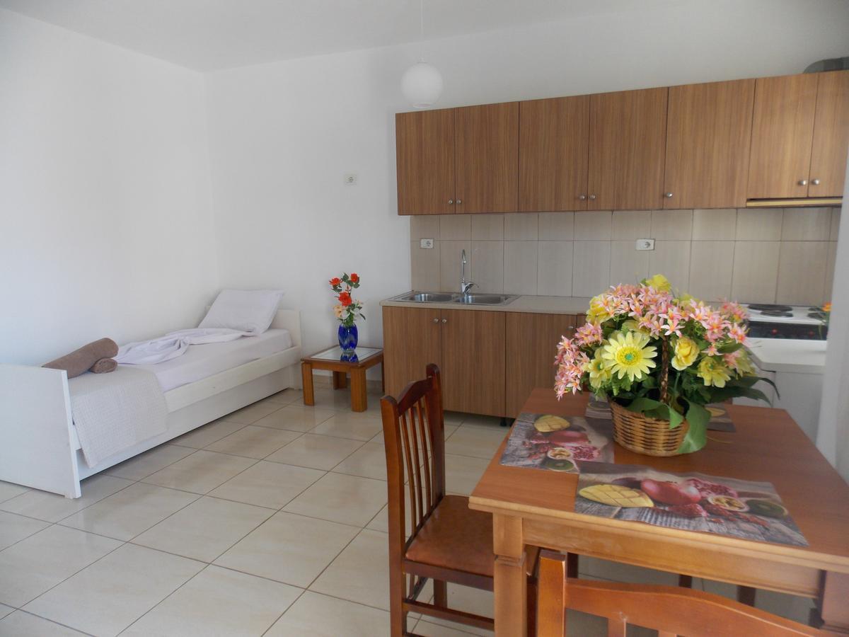 סרנדה Zeta'S Apartments מראה חיצוני תמונה