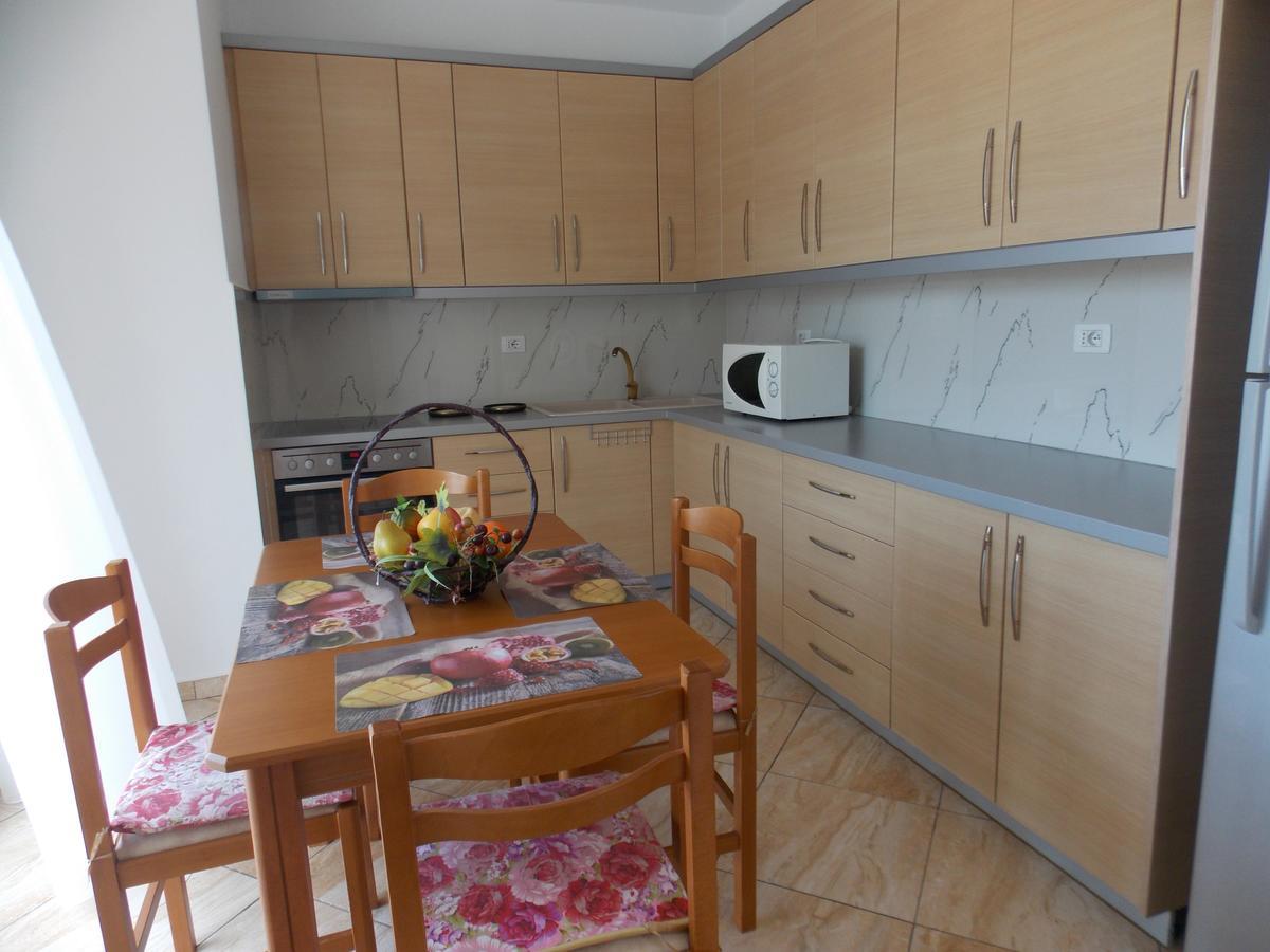 סרנדה Zeta'S Apartments מראה חיצוני תמונה