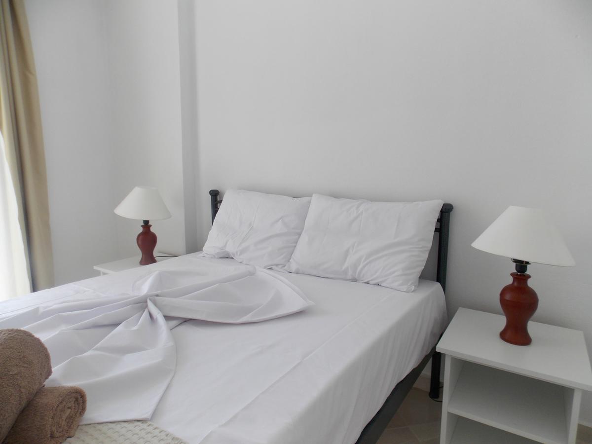 סרנדה Zeta'S Apartments מראה חיצוני תמונה