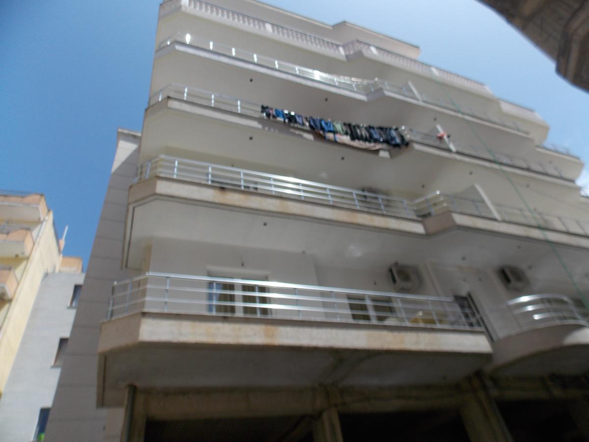 סרנדה Zeta'S Apartments מראה חיצוני תמונה