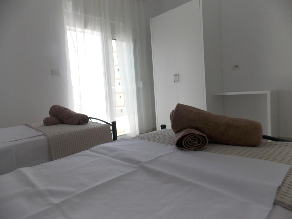 סרנדה Zeta'S Apartments מראה חיצוני תמונה